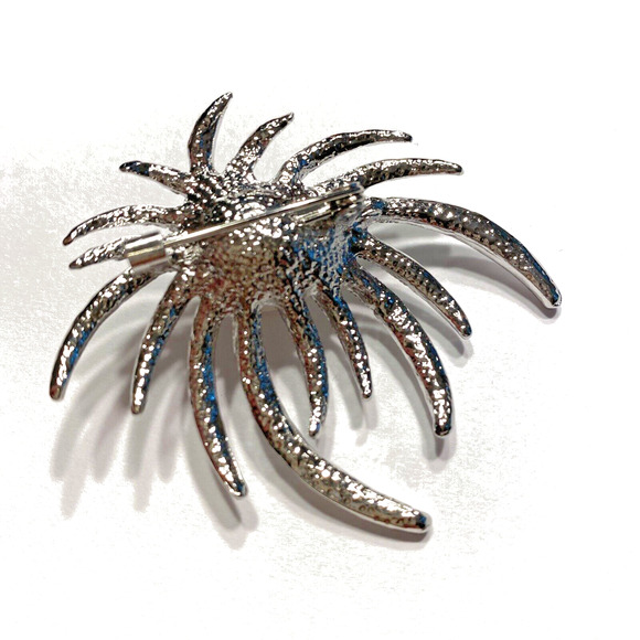 Silver Splash Statement Brooch Brilliant White Rhinestones & Faux Pearl Bead - Picture 4 of 7